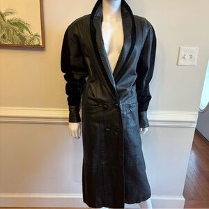 Vintage Sophisticated Black Leather Trench Coat